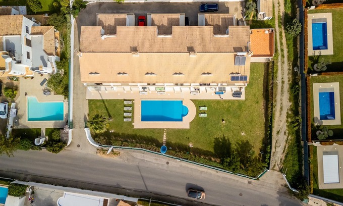 Vale de Carro Ski Chalet | Casa Pimenta | 5 Bedrooms | Central| Olhos de Água
