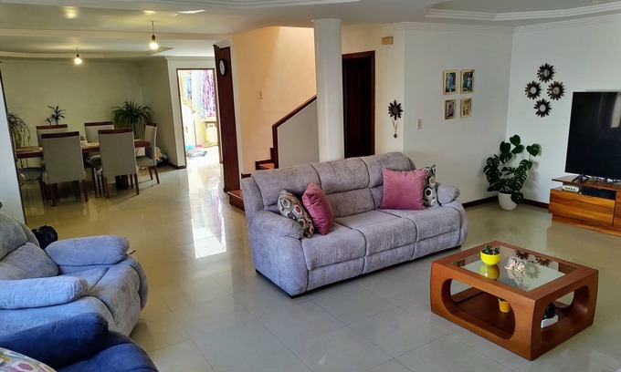 Cuenca House | Casa Quirola