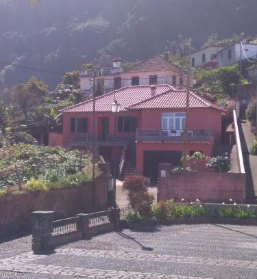 Arco de Sao Jorge House | Casa reizinho