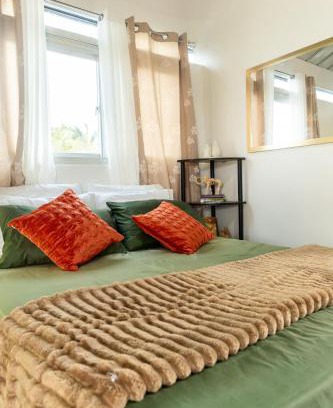 Valencia Bed & Breakfast | Casa Ricaforte - ROOFTOP 3rd Floor Quiet Mountain View