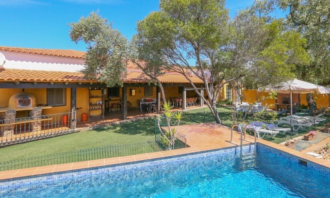 Santa Olalla del Cala Villa | Casa rural Navalonguilla Santa Olalla del Cala by Ruralidays
