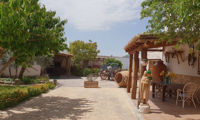 Rozalen del Monte House | Casa Rural Para 12 PAX con Bbq, Piscina, Sala DE Juegos Y Jardín