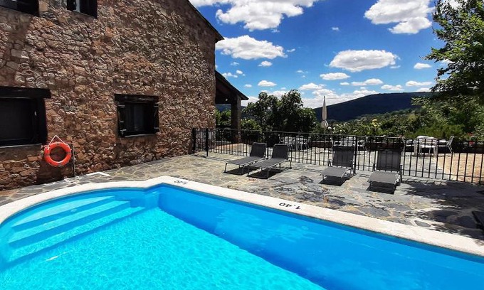 Almiruete House | Casa Rural, Spa y restaurante El Huerto del Abuelo