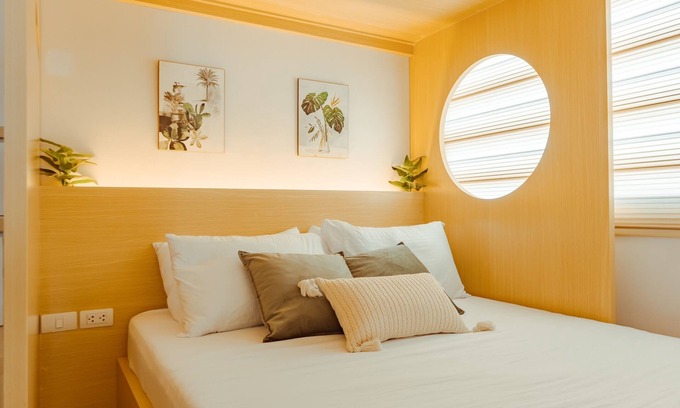 Mandaue Condo | Casa Solaeice Fully Furnished 1BR with Balcony - Sleeps 4 in Casa Mira Mandaue