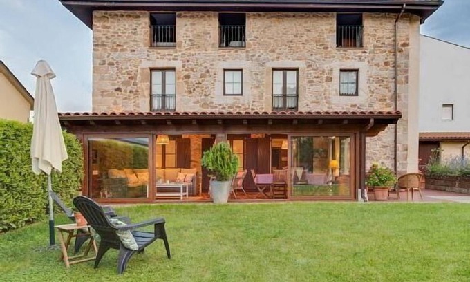 Liendo Cottage | "Casa Suca" With garden and barbecue, between the sea and the mountain. Rental 12 people