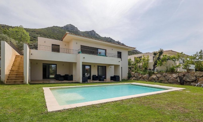 Palasca House | Casa Sulia