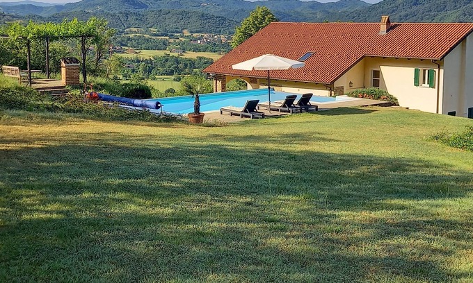 Cartosio Villa | Casa Sulie: Villa With Private Infinity Pool Cartosio (near Acqui Terme)