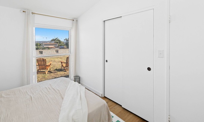 Serra Mesa House | Casa Sunset cozy home in central SD, views, fire pit, and games & pet friendly!