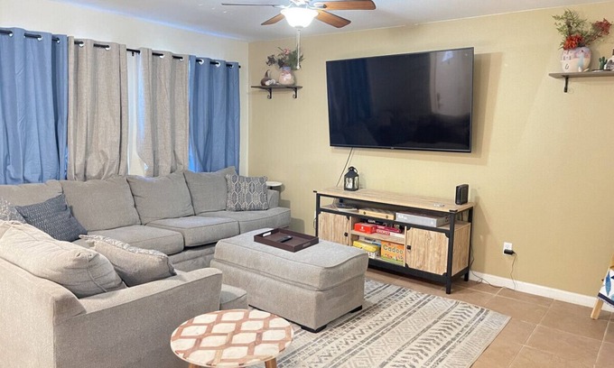 Sierra Vista House | Casa Topaz - Cul-de-Sac Home Close to Amenities