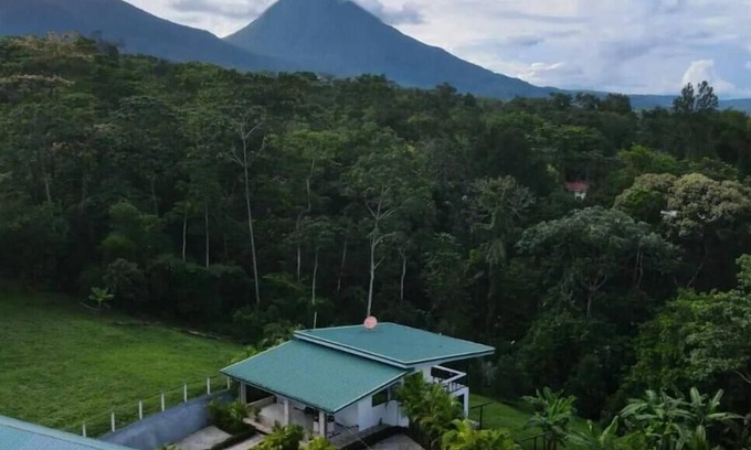 El Tanque House | Casa Toucan en La Fortuna - Private & Relaxing