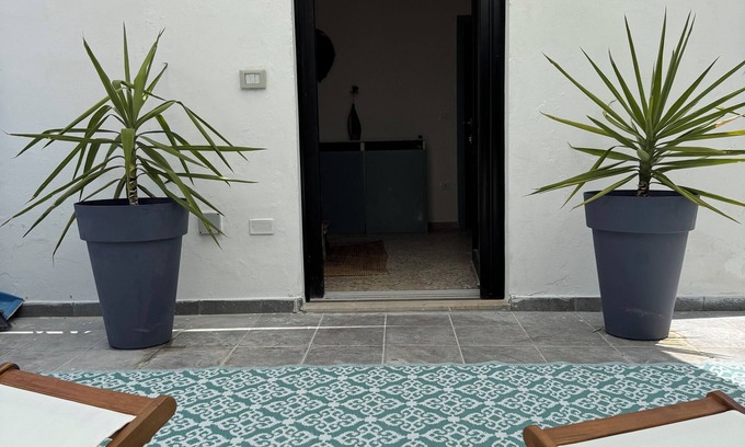 Marina di Lizzano Apartment | CASA TRAMONTANA , independent apt, 150 mt from the beach