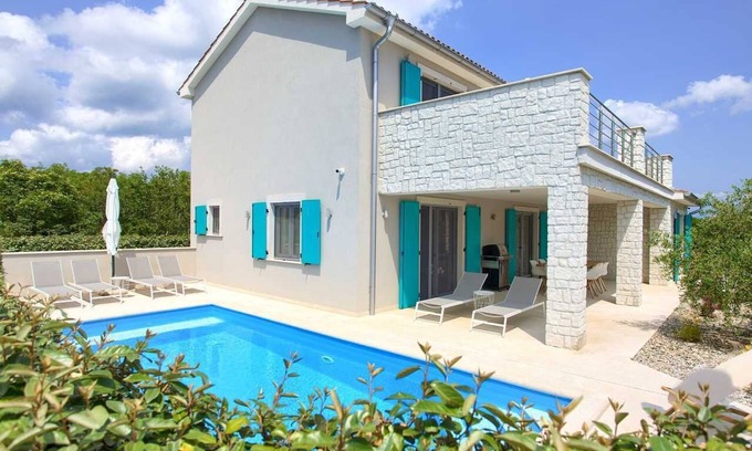 Rasopasno Villa | Casa Ulika with barrier-free ground floor and heated pool
