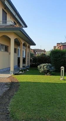 Pieve Emanuele Apartment | Casa Vanessa Appartamento in Villa - Humanitas