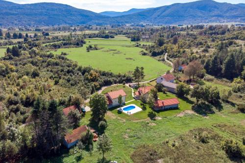 Plaski Villa | Casa Verde and Casa Blue