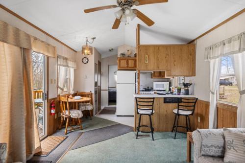 Russell House | Casa Villa Park 91