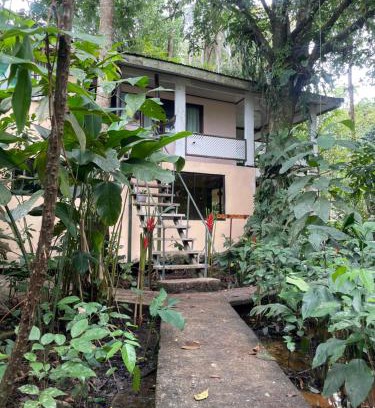Tortuguero House | Casa y Cabaña Jaguar Tortuguero