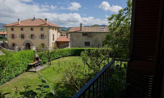 Ibero Cottage | Casa Zubiri-Anocibar I y II for 10 people
