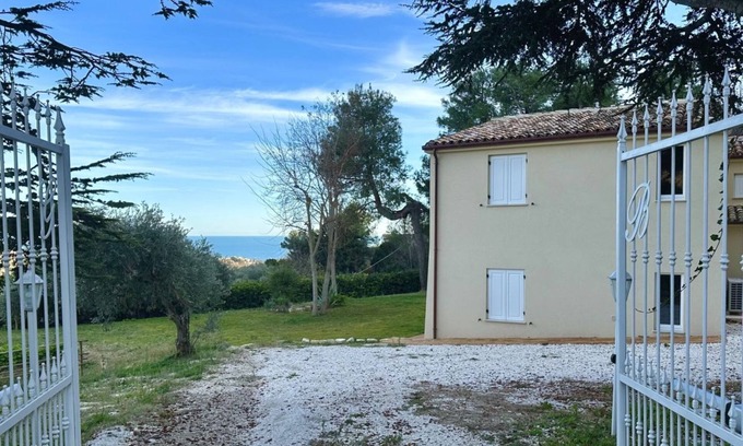Sirolo Villa | Casale Écru - Sirolo, splendid farmhouse with garden and sea view