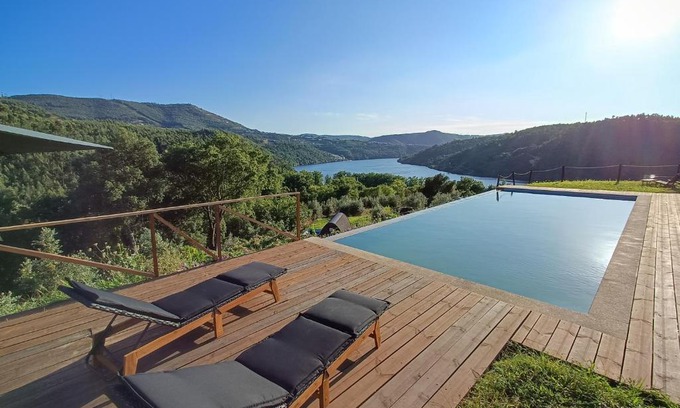 Castelo de Paiva House | Casas de Gondarem by the Douro Valley