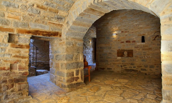 Gerbe House | Casas Pirineo Aínsa: Historic Palace & Garden