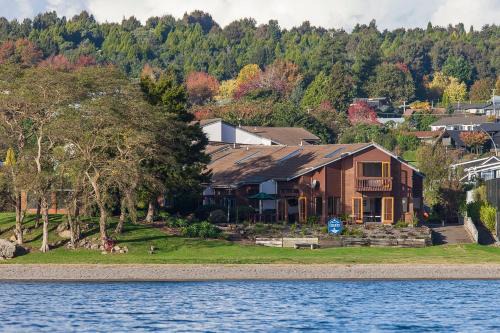 Two Mile Bay Hotel | Cascades Lakefront Motel