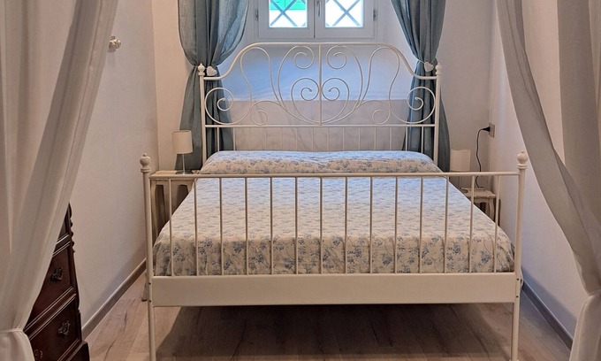 Vinci Apartment | Casina di Alice, splendido appartamento rustico toscano, centro storico di Vinci