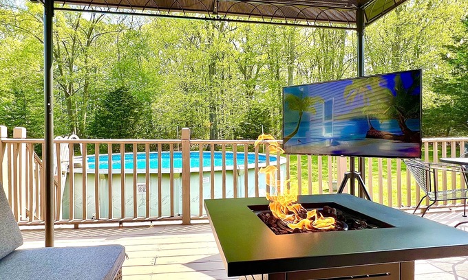Montville House | Casino Stay & Play House