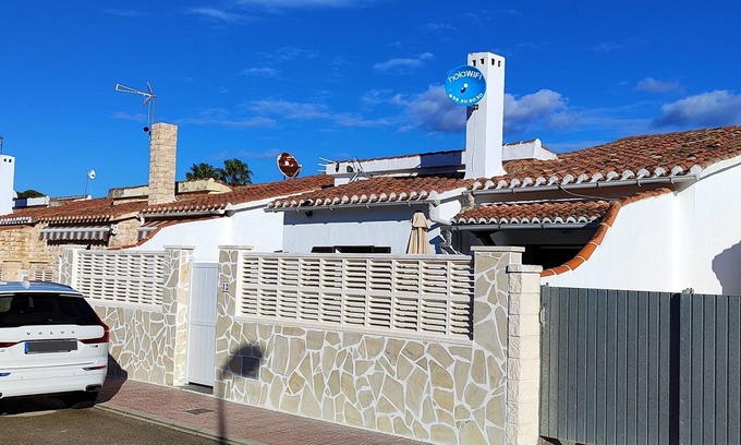 Els Poblets House | Casita al Mar, Els Poblets, holiday home, top location, beach300m, parking, WIFI