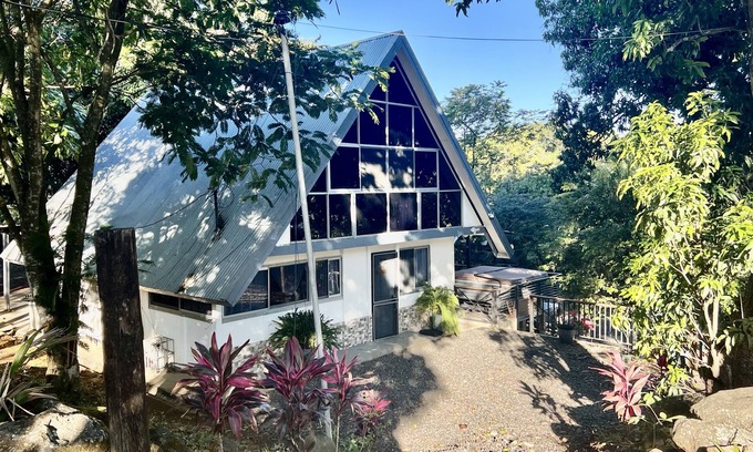 Turrucares House | Casita Carmona Costa Rica