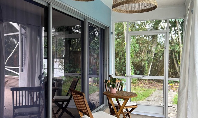 Fort Pierce Cottage | Casita Luna - Sunny boho retreat with a pool