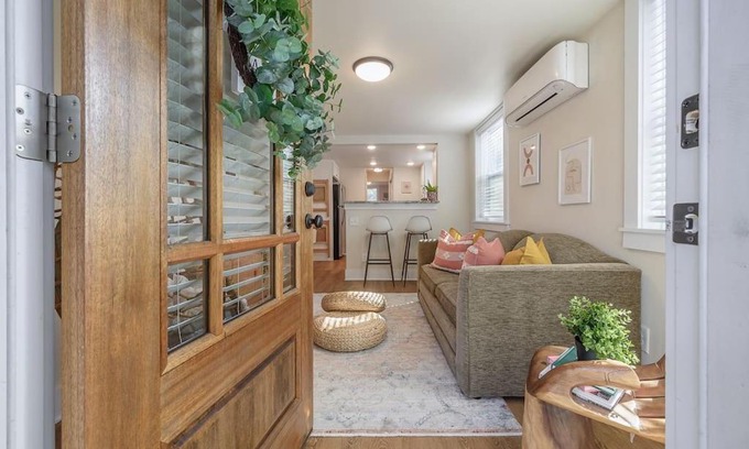 Seminole Heights Apartment | Casita on Central Walk to shops bars and food