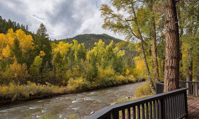 Placerville House | Casita Rio: Private Riverside Retreat w/ Hot Tub