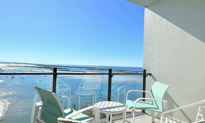 Southport Apartment | CASSA MQ - 2BR Southport Gem with Ocean Views