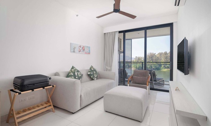 Bang Tao Condo | Cassia Residences 2 BR Lake side