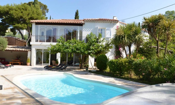Cassis Villa | Cassis Villa for 12 people, with pool, 5 min away from the village and the beach