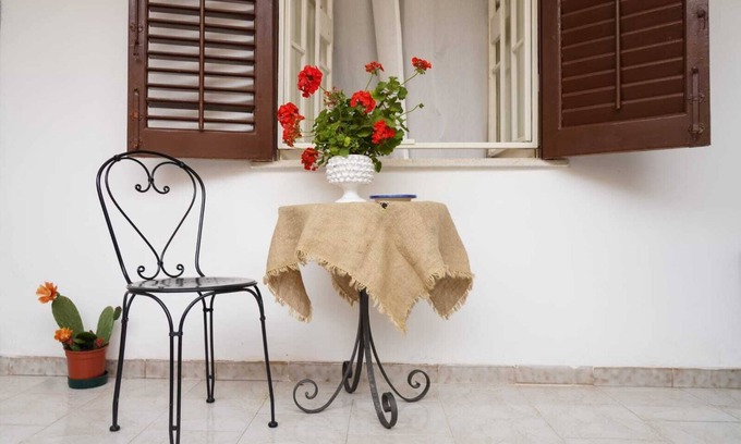 Casteldaccia House | Casteldaccia center apartment. Quiet area. 4 places.Cottage Olivuzza