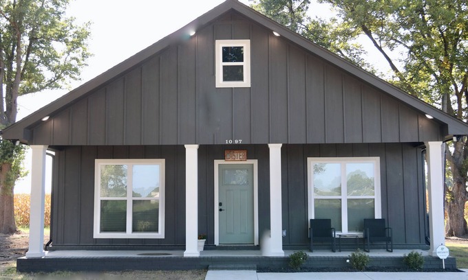 Osceola House | Caster, Steel Bend Guest Houses: Caster