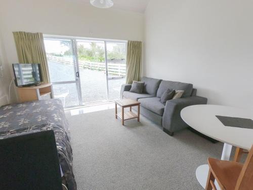 Wellsford Hotel | Castle Court Motel