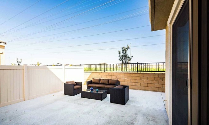 Ontario House | Castle on South Monarch Pl #41414