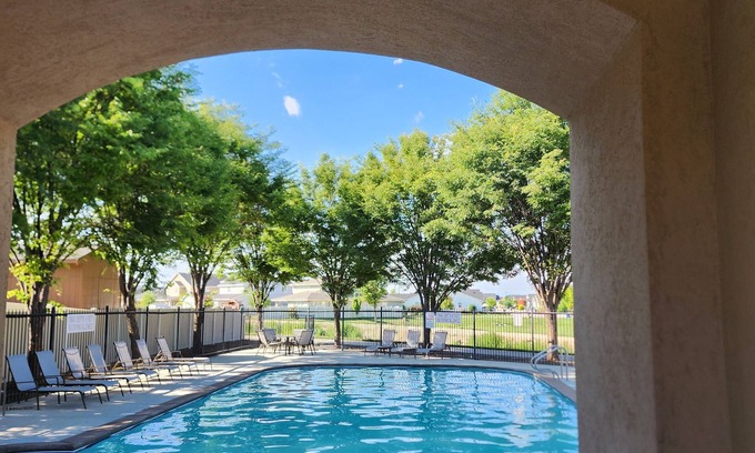 Nampa House | Castle Peak home w/HOT TUB, GAME ROOM + COMMUNITY POOL.