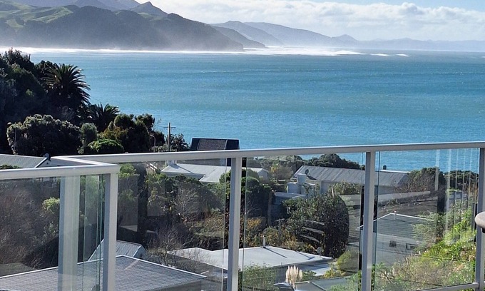 Castlepoint House | Castlepoint Coastal Escape - Sea Views & Beachside Bliss