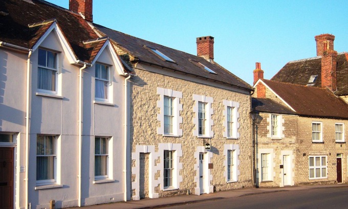 Mere Bed & Breakfast | Castleton House B&B