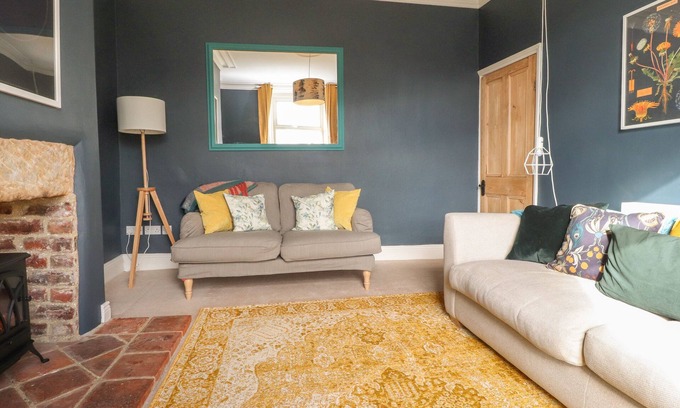 Skipton Cottage | CASTLEWOOD COTTAGE, pet friendly, with open fire in Skipton
