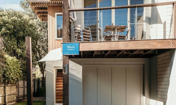 Port Fairy House | Castwood Villa 1 - Overlooking the Gardens Oval & Botanic Gardens
