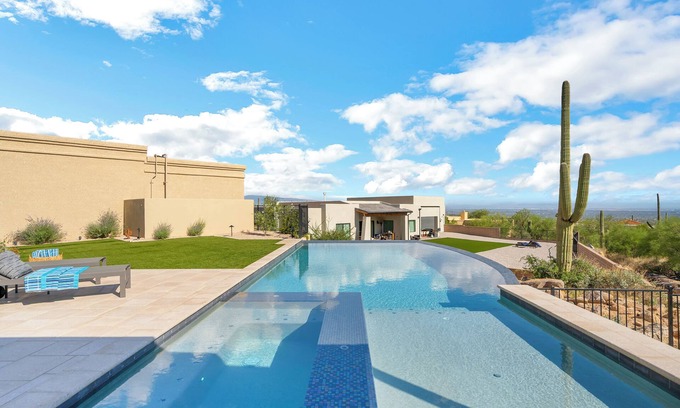 The Foothills House | Catalina Dreamin' Luxe Foothills Oasis w/Pool!