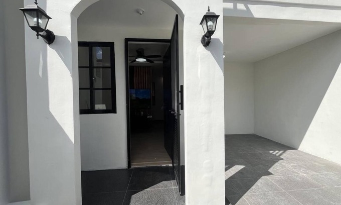 San Pablo House | CatNap Townhouse in Savana: Your Home Away From Homen