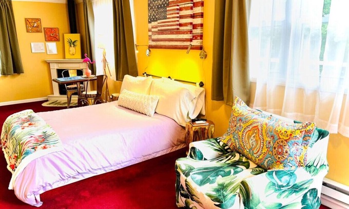 Highmount Apartment | Catskill Cabin The Flamingo Suite 5