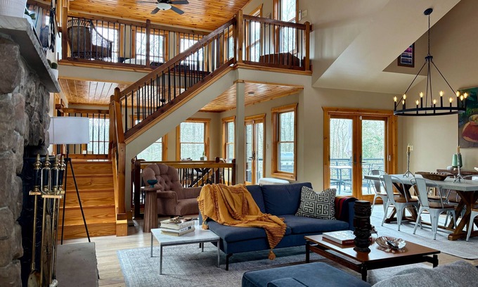 Pond Eddy Cabin | Catskills River Retreat — Stargazing Roof Deck, Canoeing & Rafting