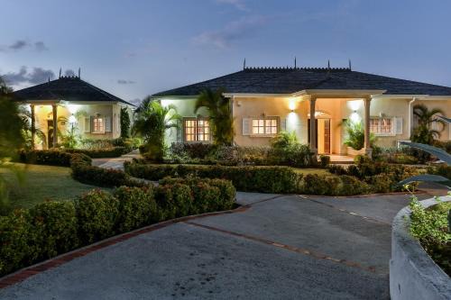 Sea Breeze Hills Villa | Cayman Villa - Contemporary 4 bedroom Villa with Stunning Ocean Views villa