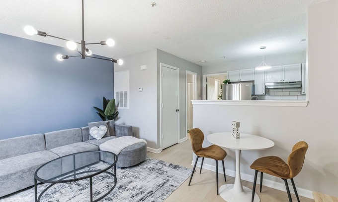 Westover Apartment | CB 3516-206 Modern Fayetteville Charm